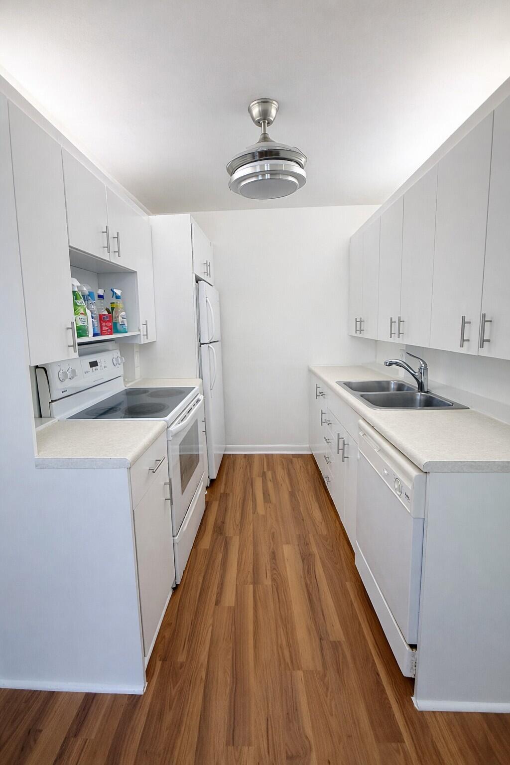 1071 Exeter Boca Raton, FL 33434 - Photo 2 of 13 1071 010B