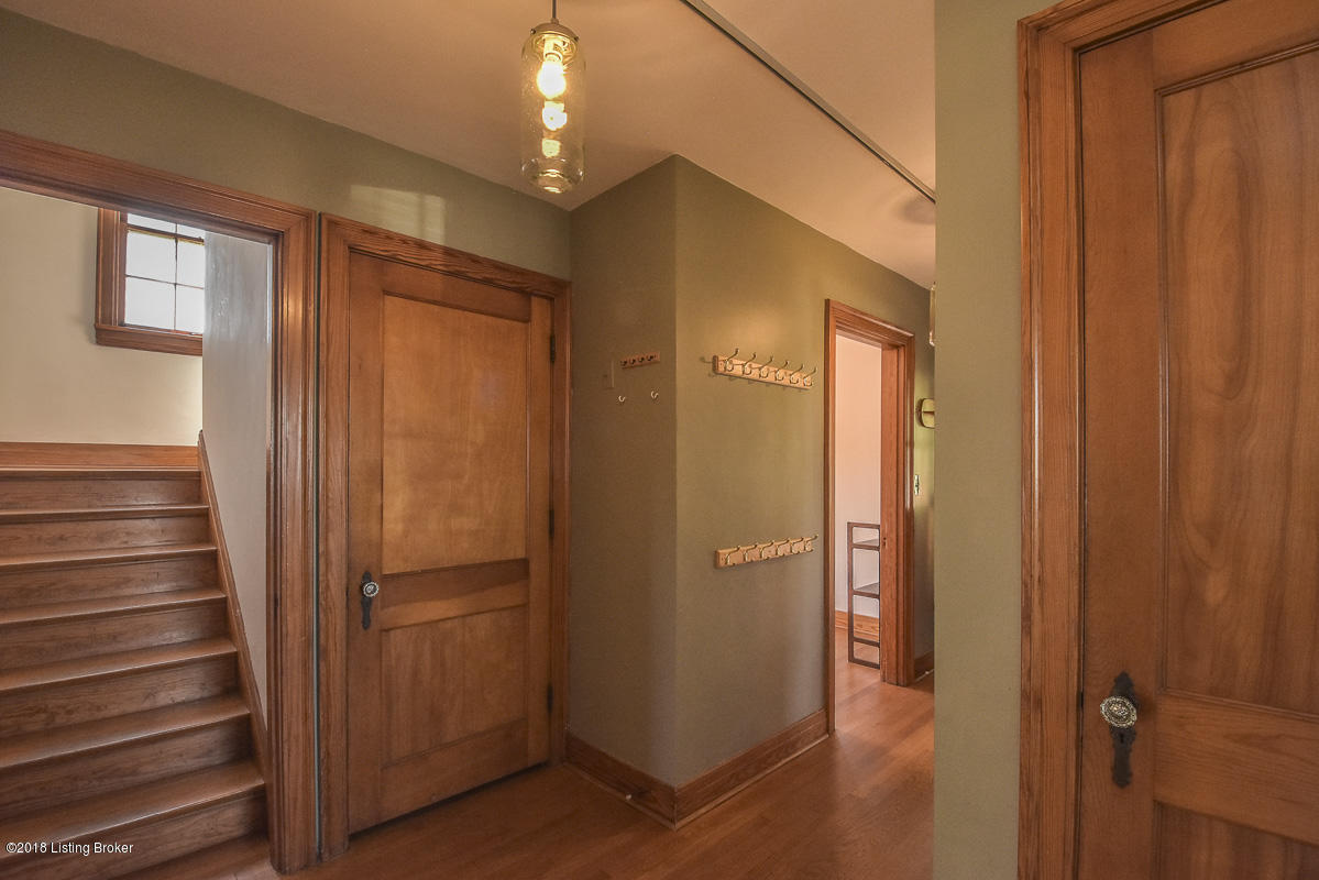 908 Perryman Road Louisville, KY 40207 - Photo 16 of 37 _-8