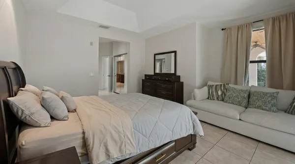 $6,900 | 2055 Regents Boulevard, West Palm Beach, FL 33409