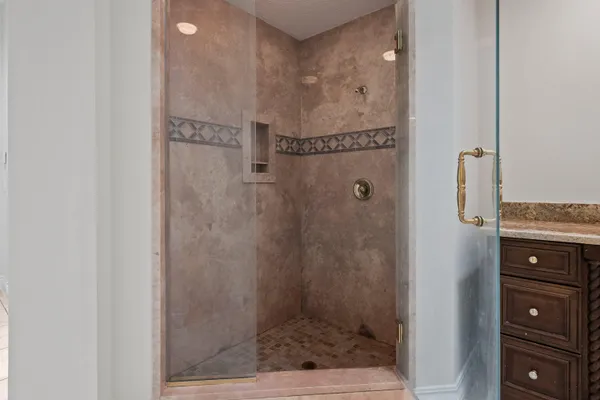 $6,900 | 2055 Regents Boulevard, West Palm Beach, FL 33409