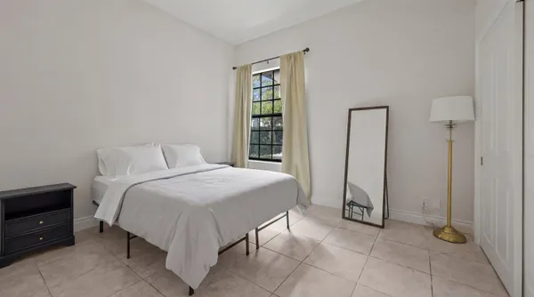 $6,900 | 2055 Regents Boulevard, West Palm Beach, FL 33409