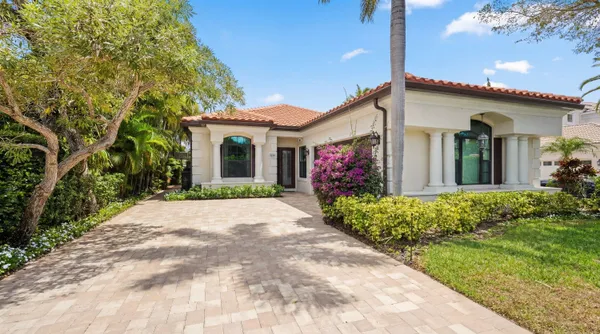 $6,900 | 2055 Regents Boulevard, West Palm Beach, FL 33409