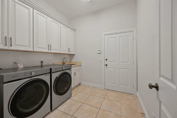 $6,900 | 2055 Regents Boulevard, West Palm Beach, FL 33409