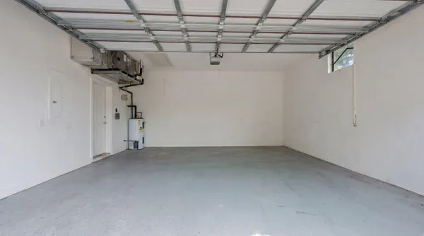 $6,900 | 2055 Regents Boulevard, West Palm Beach, FL 33409