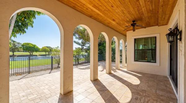 $6,900 | 2055 Regents Boulevard, West Palm Beach, FL 33409