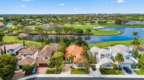 $6,900 | 2055 Regents Boulevard, West Palm Beach, FL 33409