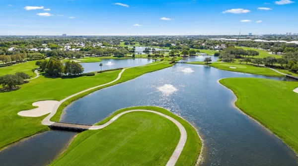 $6,900 | 2055 Regents Boulevard, West Palm Beach, FL 33409