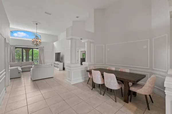 $6,900 | 2055 Regents Boulevard, West Palm Beach, FL 33409