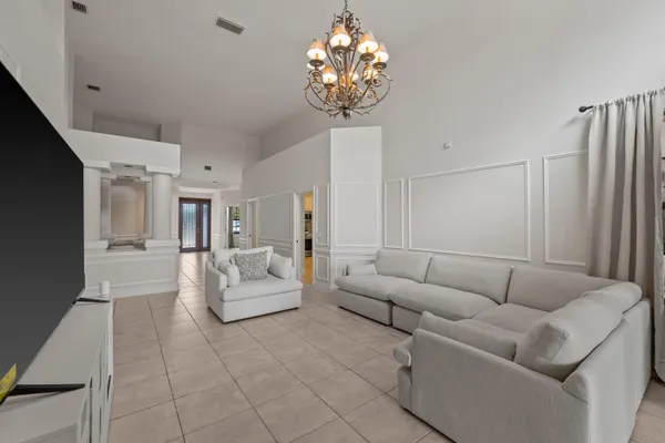 $6,900 | 2055 Regents Boulevard, West Palm Beach, FL 33409