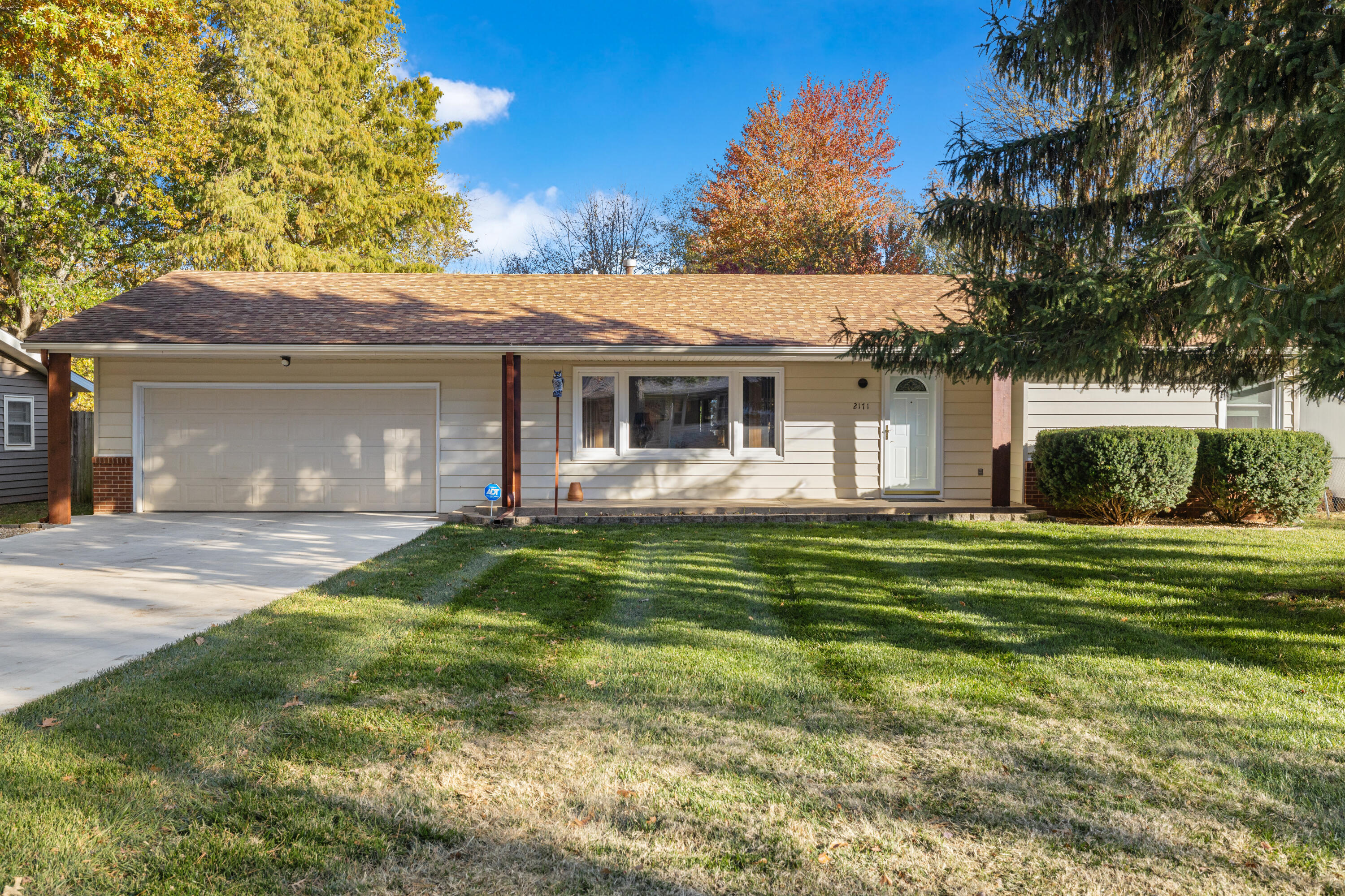 2171 East Berkeley Street Springfield, MO 65804 - Photo 1 of 1 JHP_5458