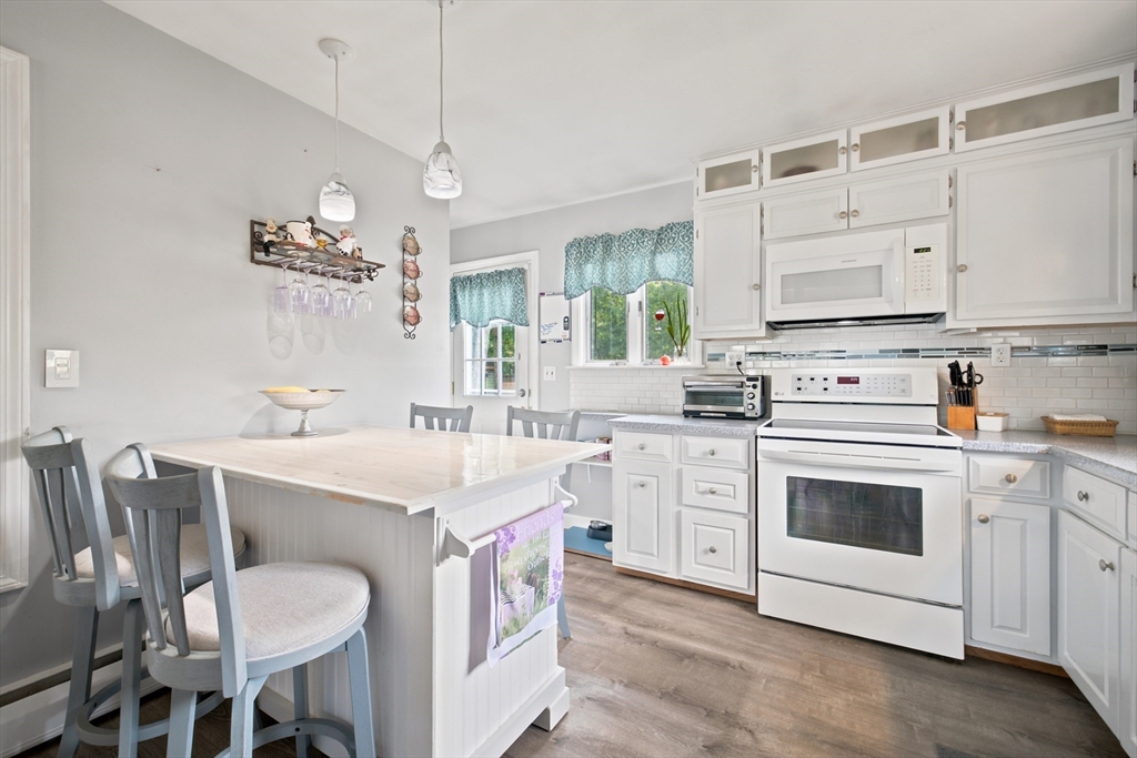 30 Crocker Road Falmouth, MA 02536 - Photo 7 of 38 Gallery Image 7