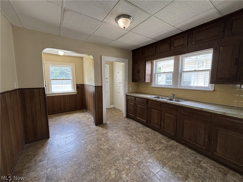 18214 Windward Road Cleveland, OH 44119 - Photo 13 of 26 Gallery Image 13