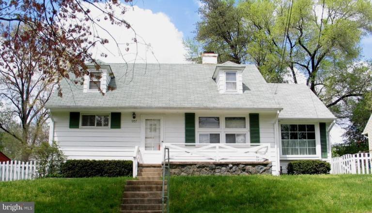 907 Robin Road Silver Spring, MD 20901 - Photo 1 of 1 a front view of a house with a yard