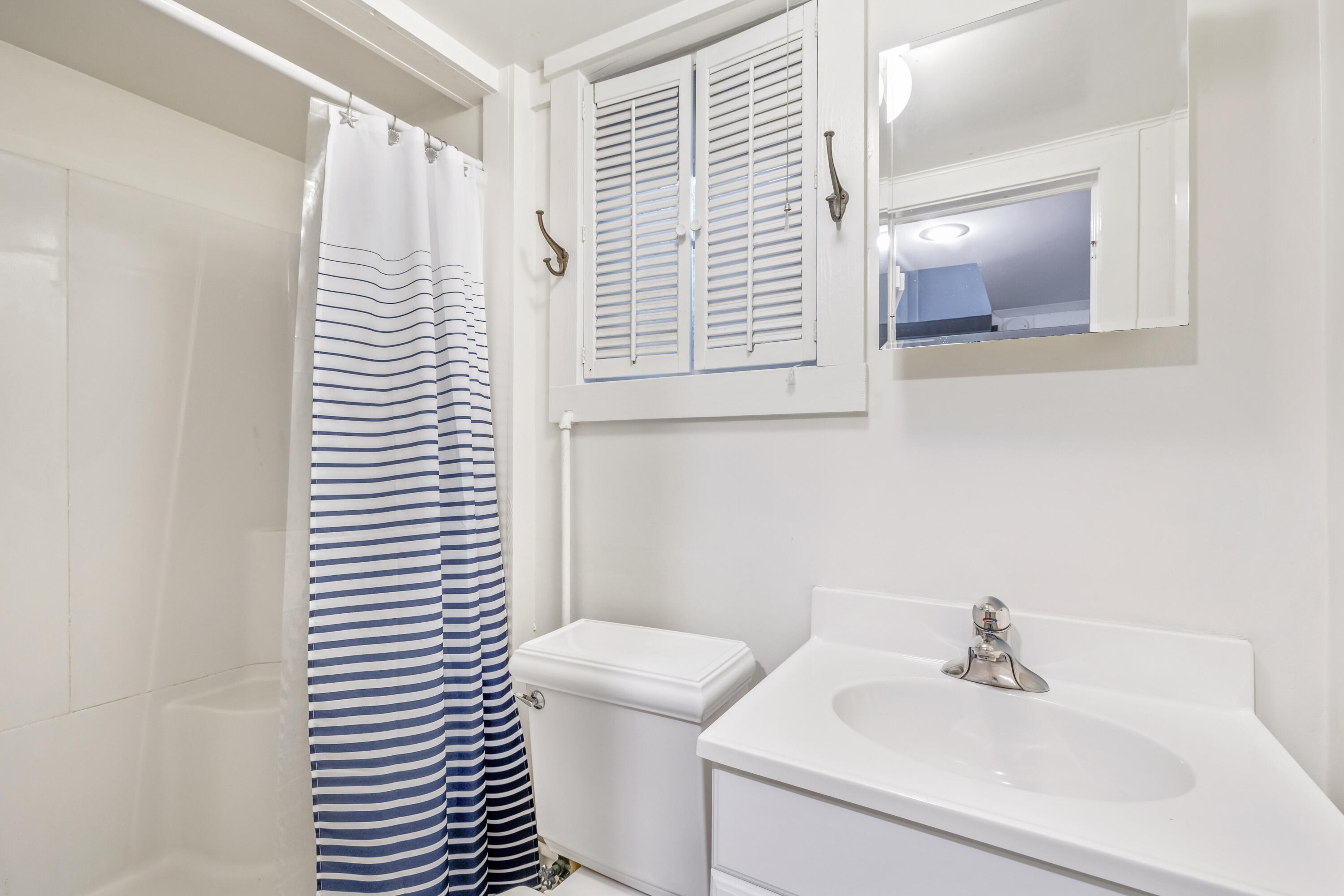 24 Upper Loch Vista Drive Williams Bay, WI 53191 - Photo 20 of 28 Lower Level Bath