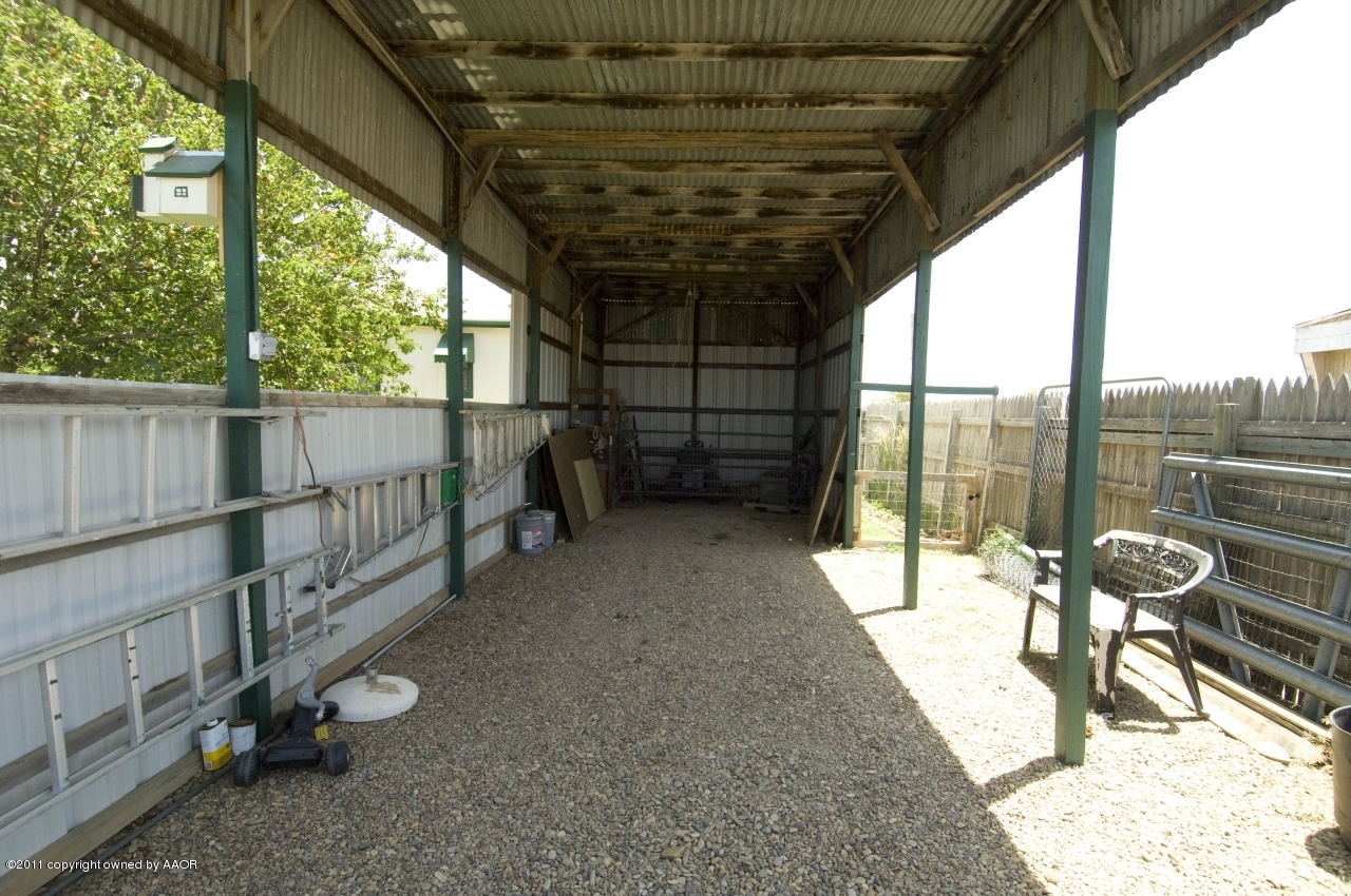 11712 Rocker K Road Amarillo, TX 79118 - Photo 54 of 62 horse or storage area view 3