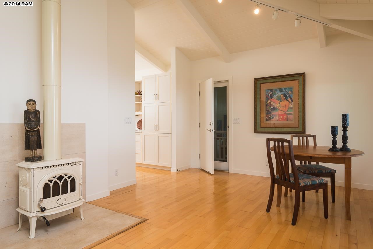 8037 Kula Highway Kula, HI 96790 - Photo 27 of 30 a view of a livingroom with furniture and furniture