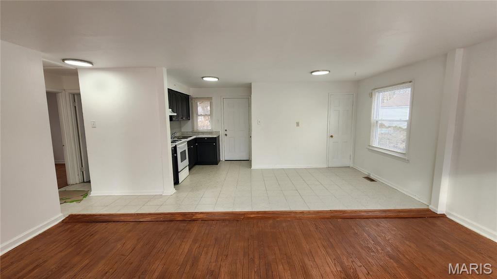 8115 Myrick Street Berkeley, MO 63134 - Photo 4 of 15