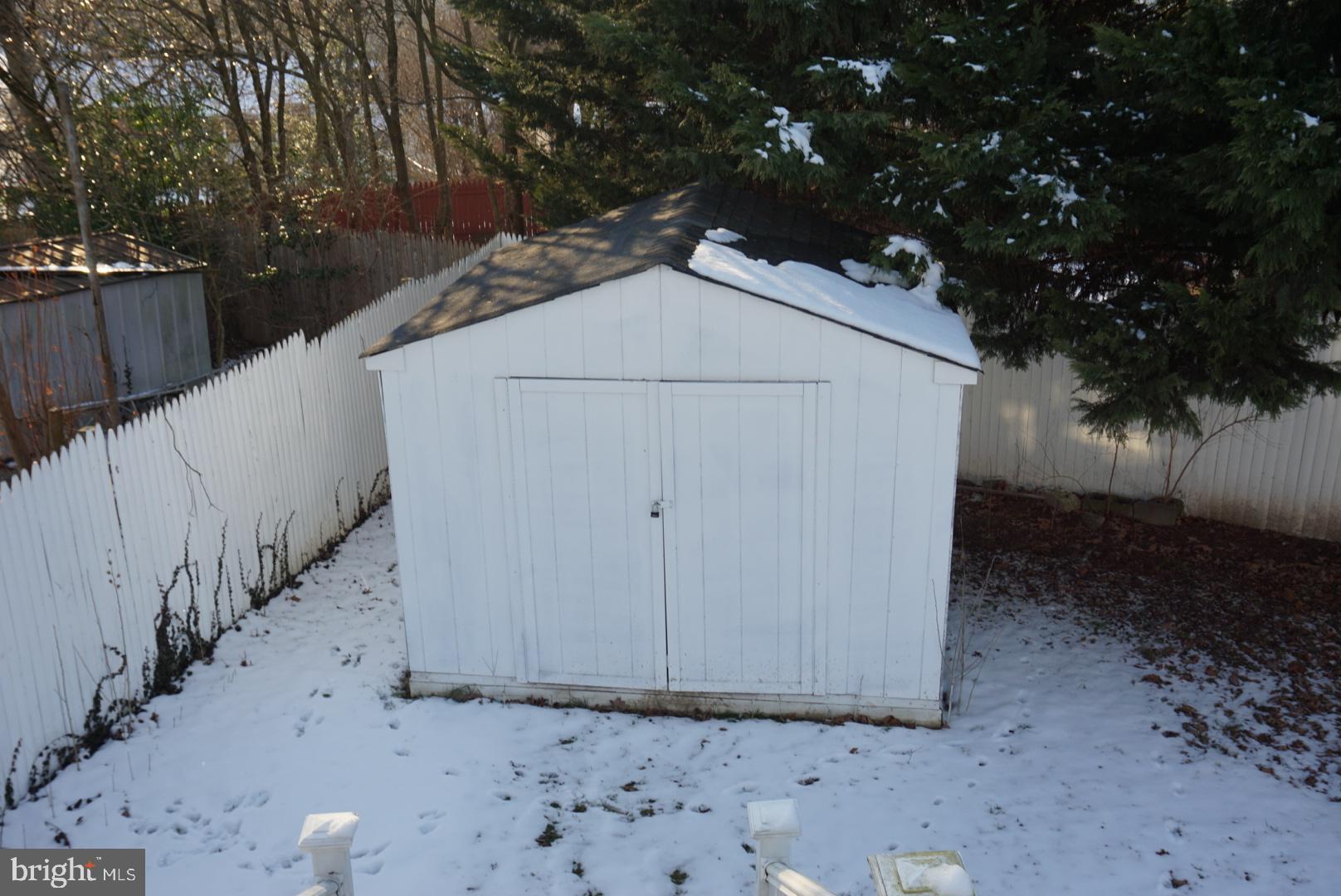 2900 Lindell Street Silver Spring, MD 20902 - Photo 3 of 6 Storage shed