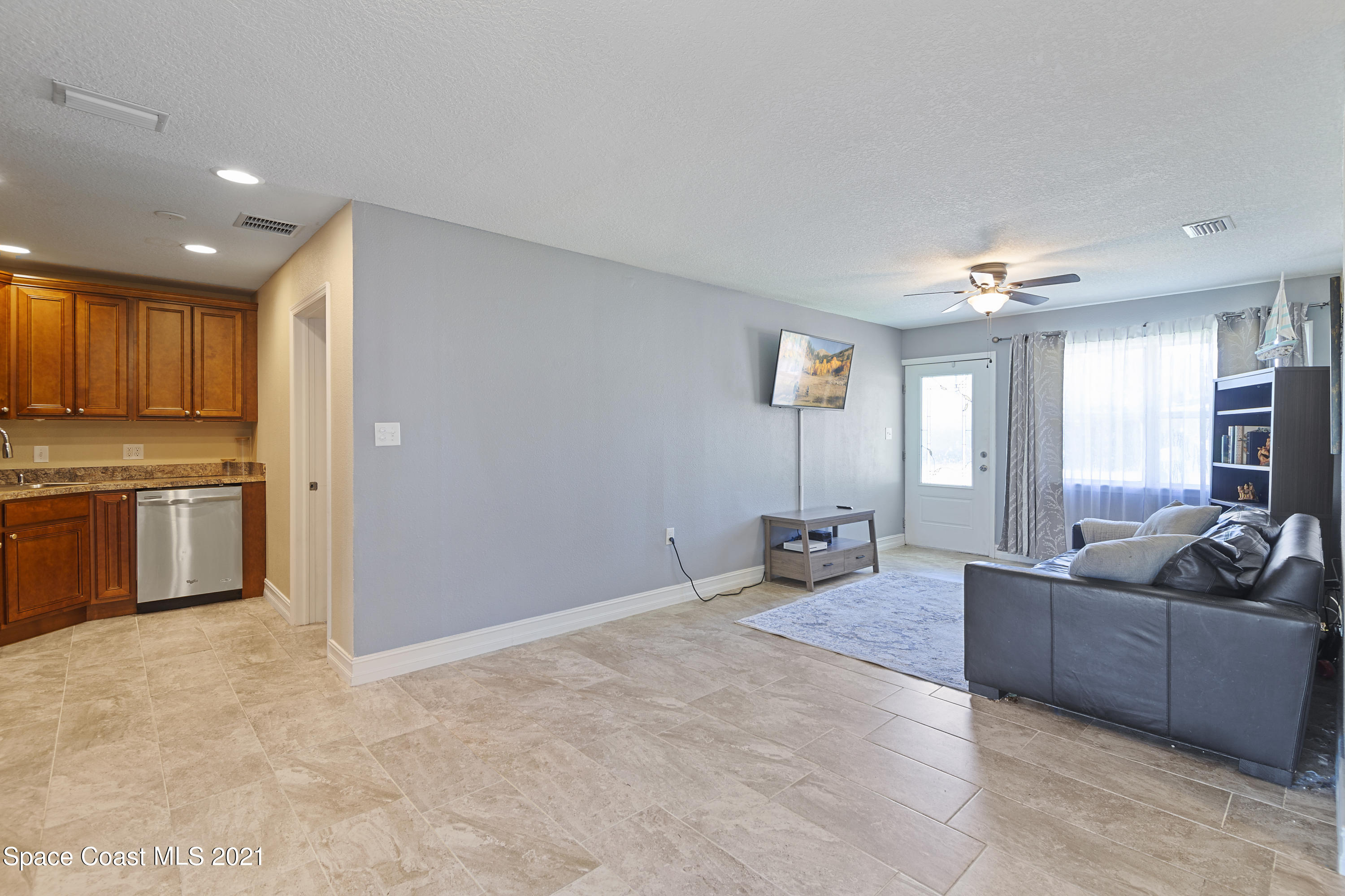 2290 Warwick Road Melbourne, FL 32935 - Photo 3 of 14 _MG_2265