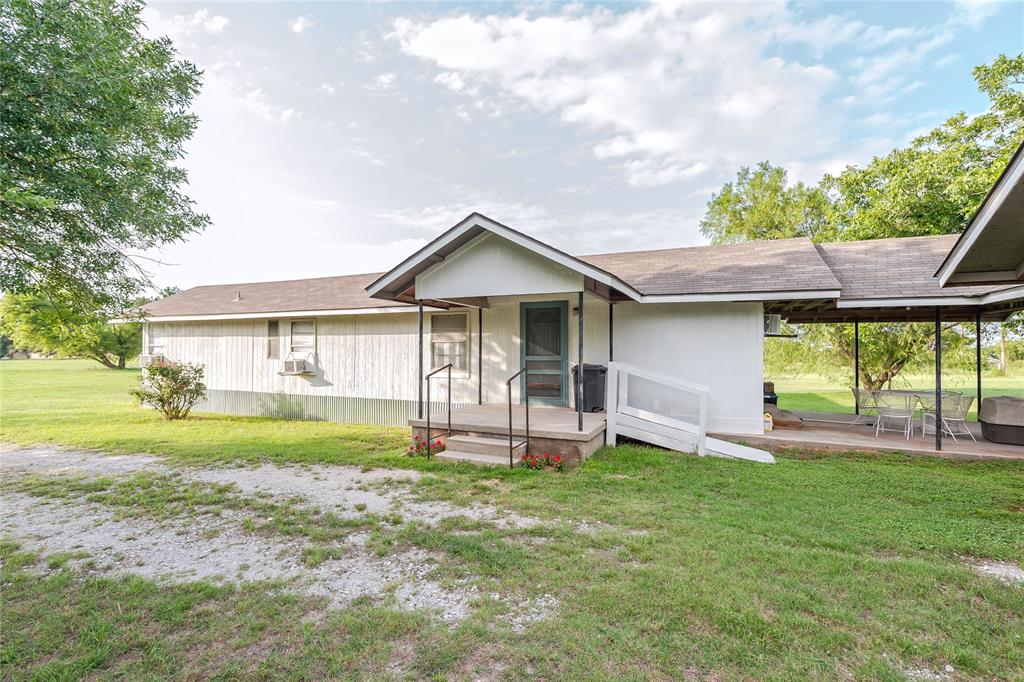 1306 Winn Road Bowie, TX 76230 - Photo 12 of 23