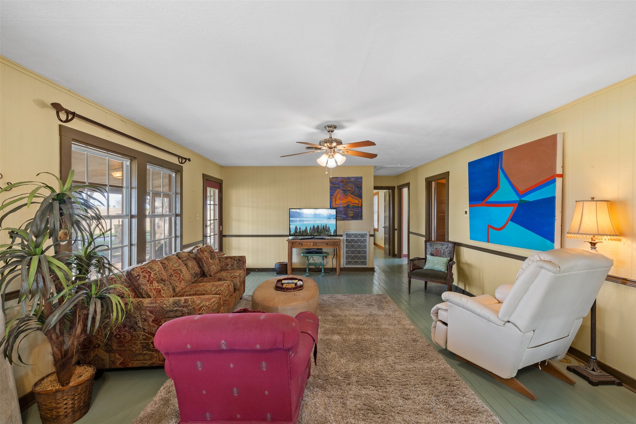2346 Bruno Road Schulenburg, TX 78956 - Photo 25 of 49 a living room with furniture and a large window