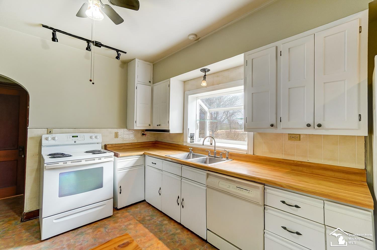 4387 South Custer Road Monroe, MI 48161 - Photo 25 of 62