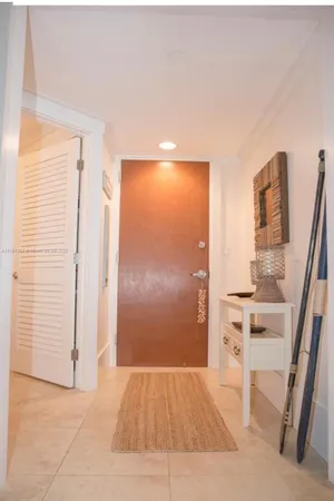 $4,000 | 6365 Collins Avenue, Unit 2409, Miami Beach, FL 33141