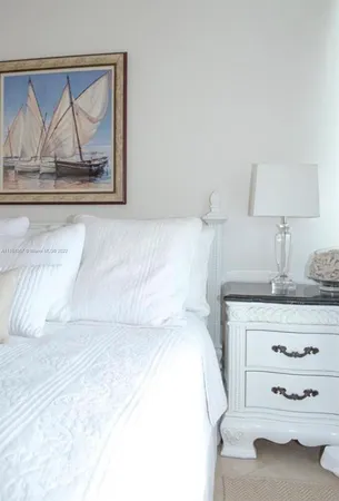 $4,000 | 6365 Collins Avenue, Unit 2409, Miami Beach, FL 33141