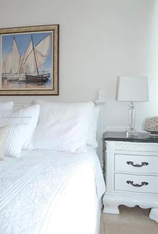 $4,000 | 6365 Collins Avenue, Unit 2409, Miami Beach, FL 33141