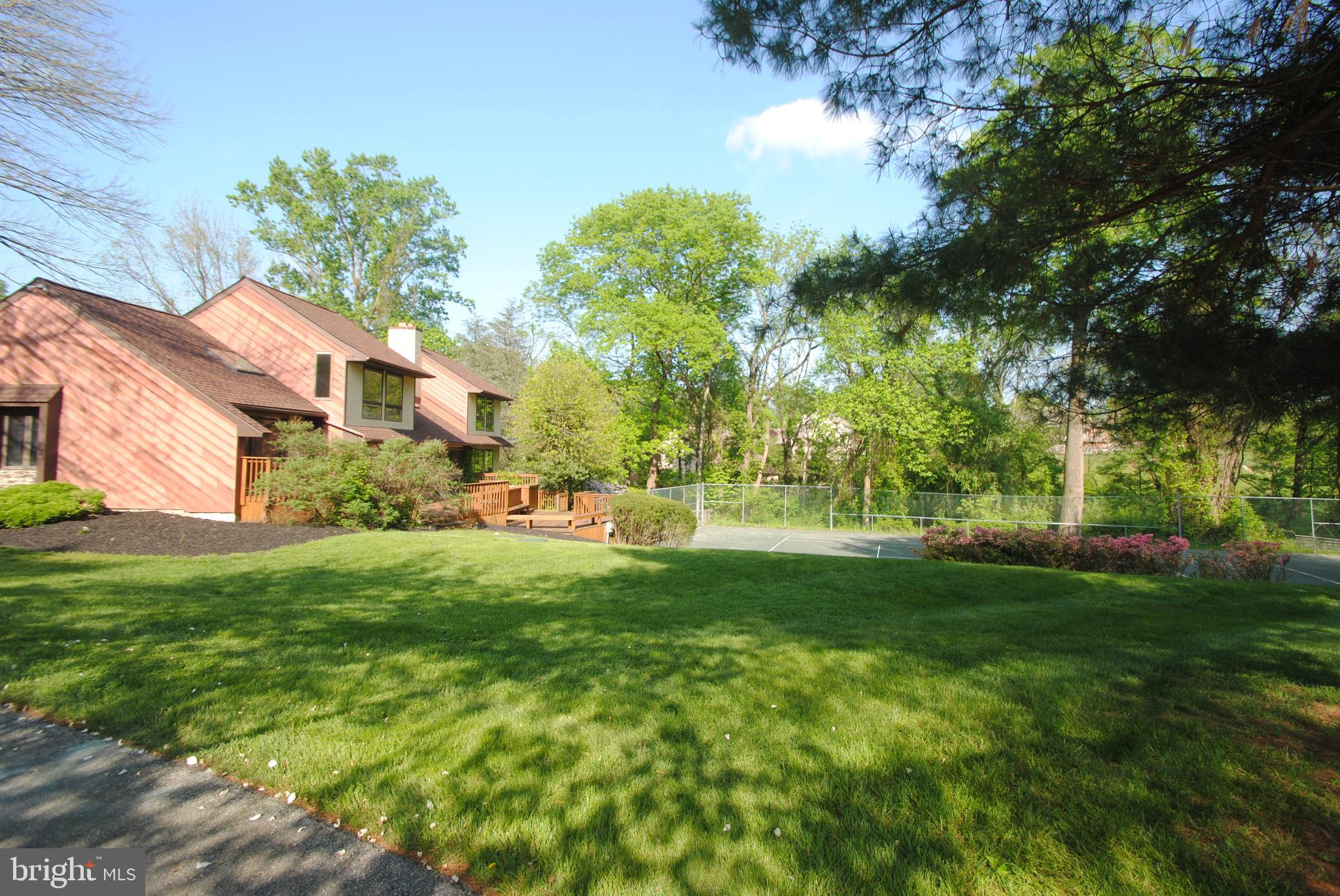 102 Jupiter Road Newark, DE 19711 - Photo 2 of 35 Side Yard