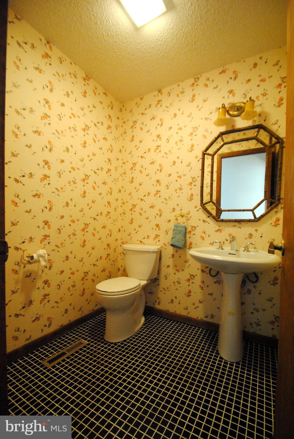 102 Jupiter Road Newark, DE 19711 - Photo 14 of 35 Half Bathroom