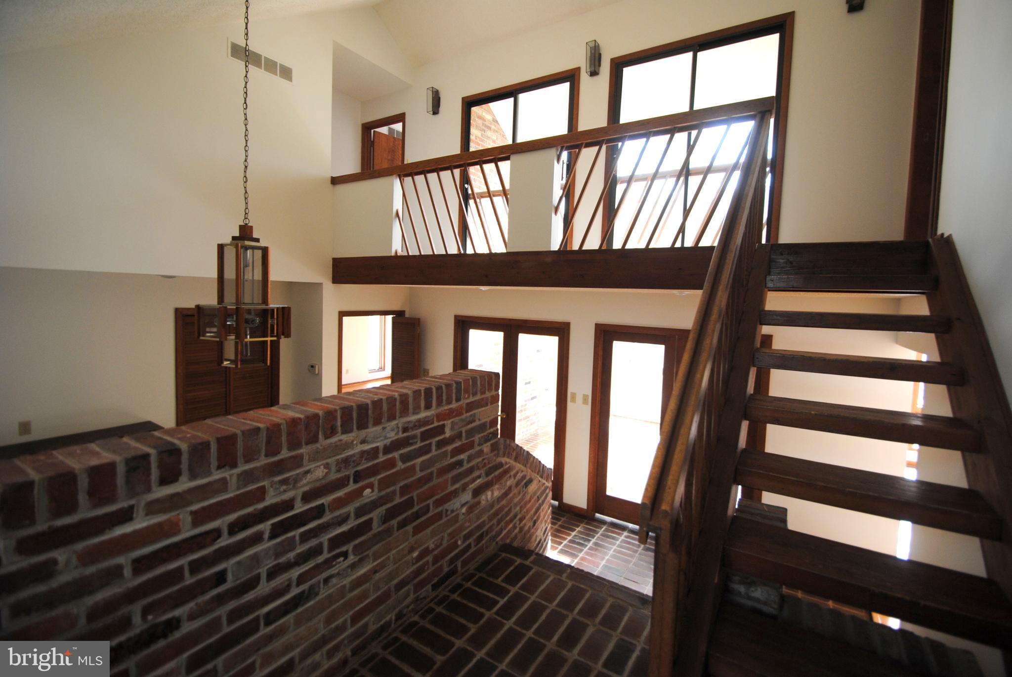 102 Jupiter Road Newark, DE 19711 - Photo 4 of 35 Foyer