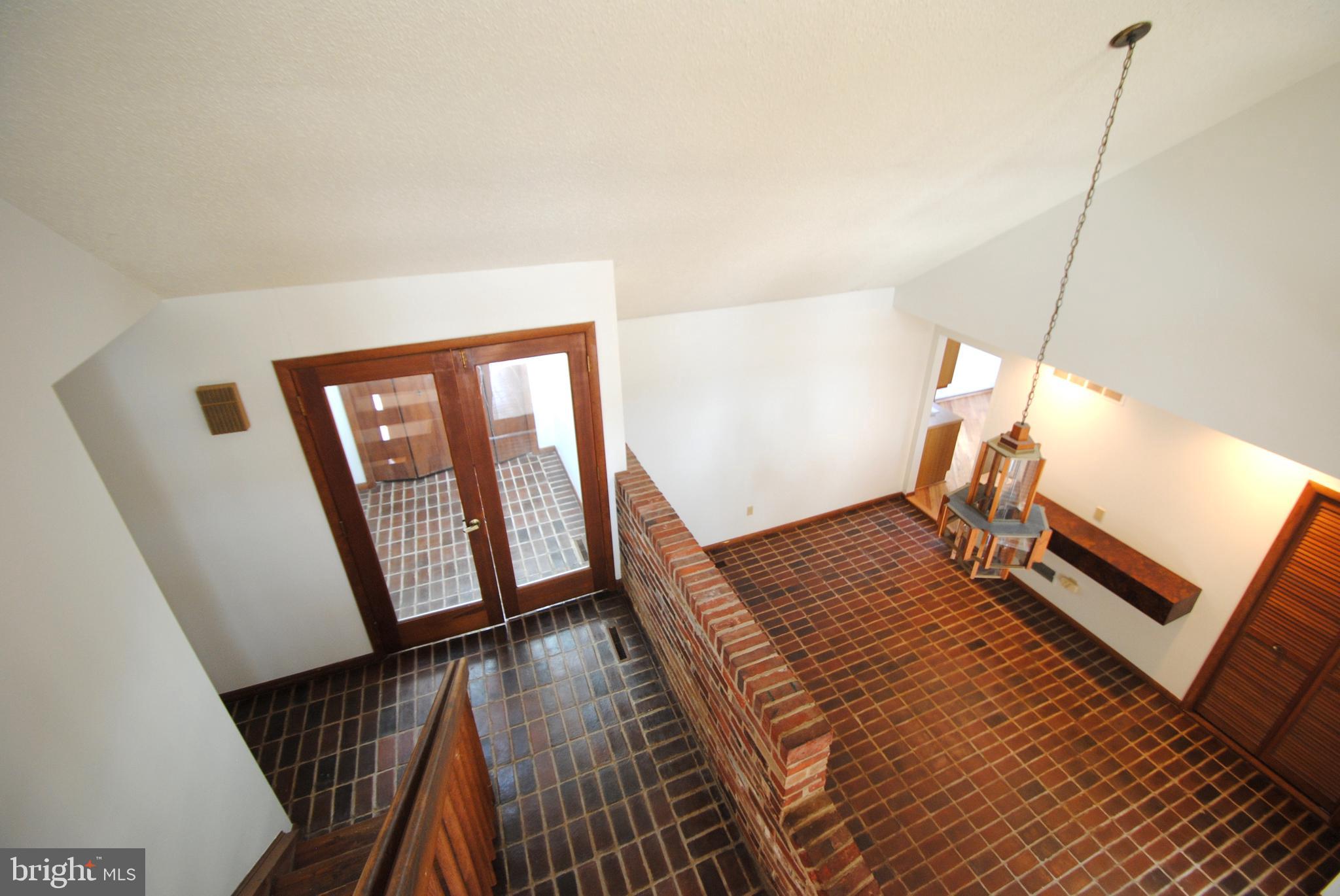 102 Jupiter Road Newark, DE 19711 - Photo 6 of 35 Foyer