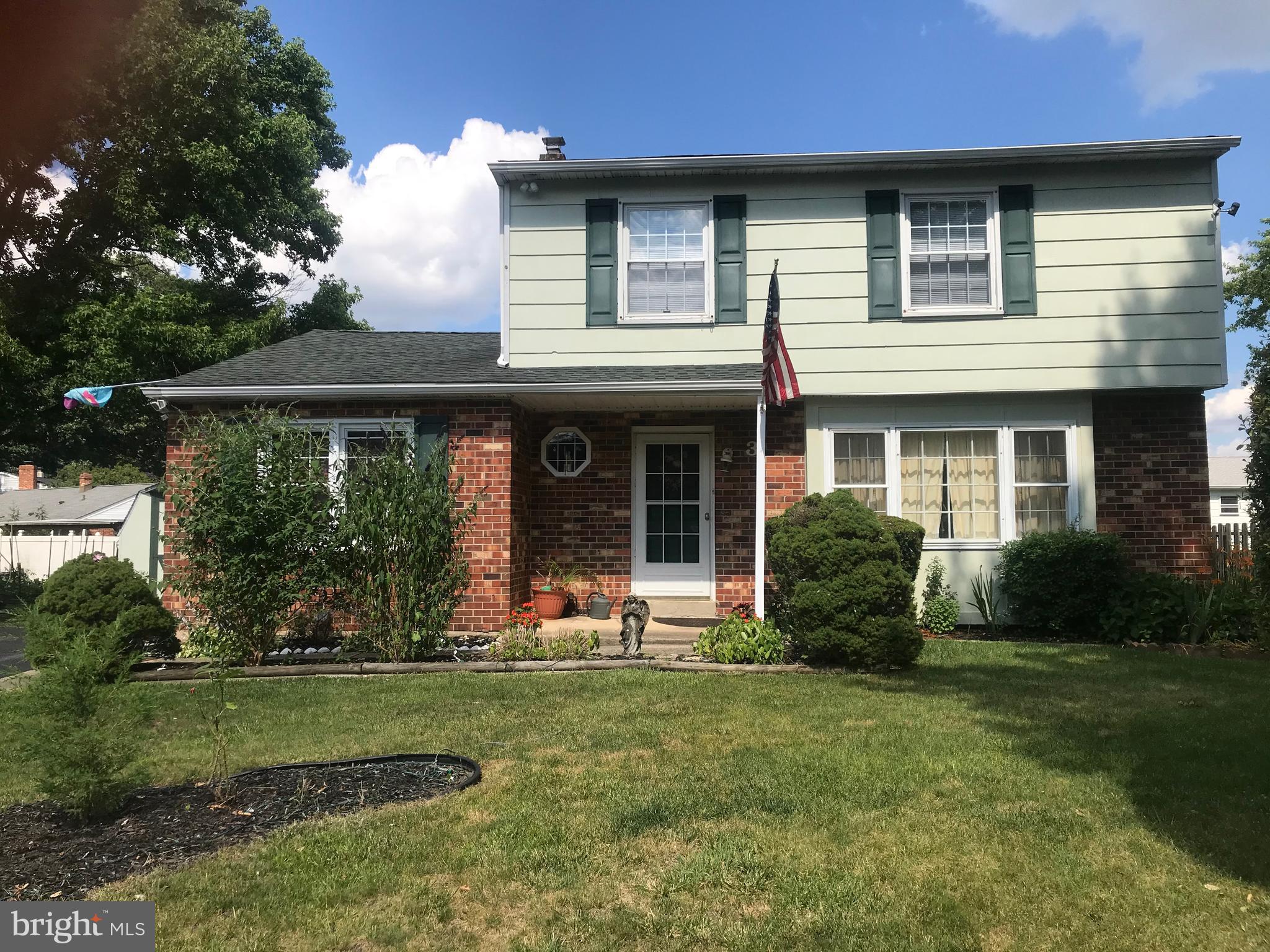 3 Heather Road Newark, DE 19702 - Photo 2 of 50 Nicely Landscaped