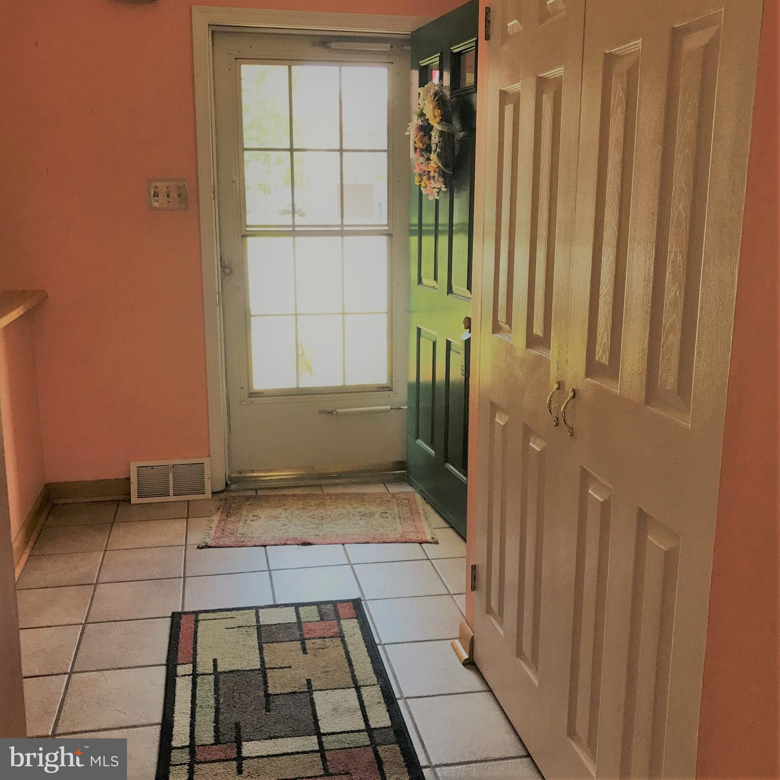 3 Heather Road Newark, DE 19702 - Photo 4 of 50 Foyer w tile floor