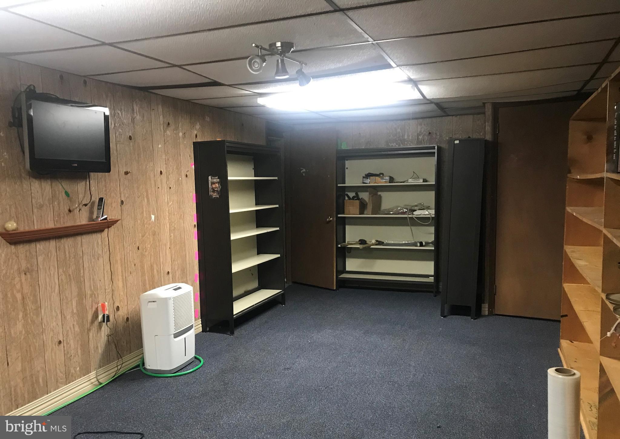 3 Heather Road Newark, DE 19702 - Photo 35 of 50 Rec room w loads of shelving