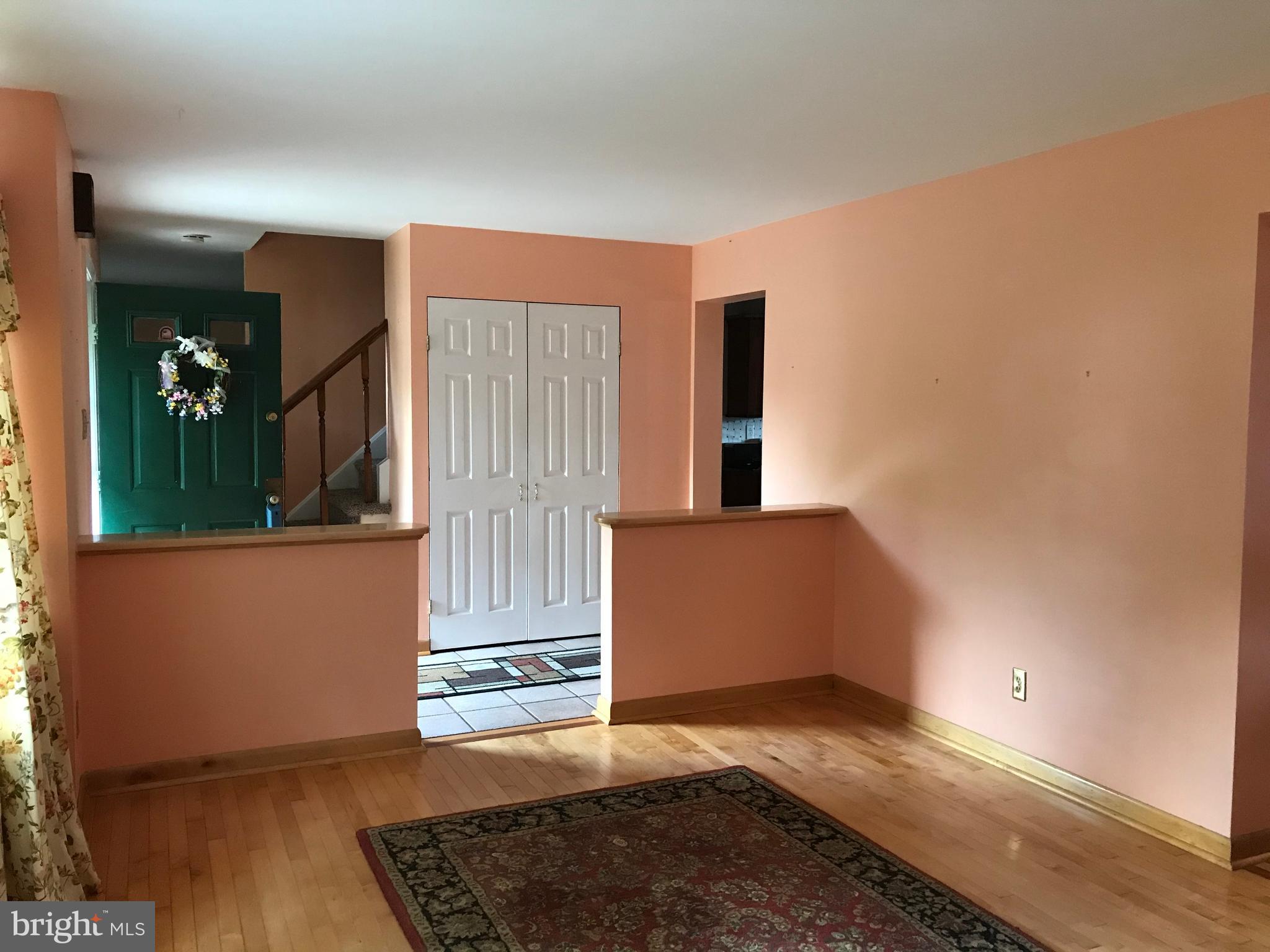 3 Heather Road Newark, DE 19702 - Photo 8 of 50 Half wall from foyer to living room