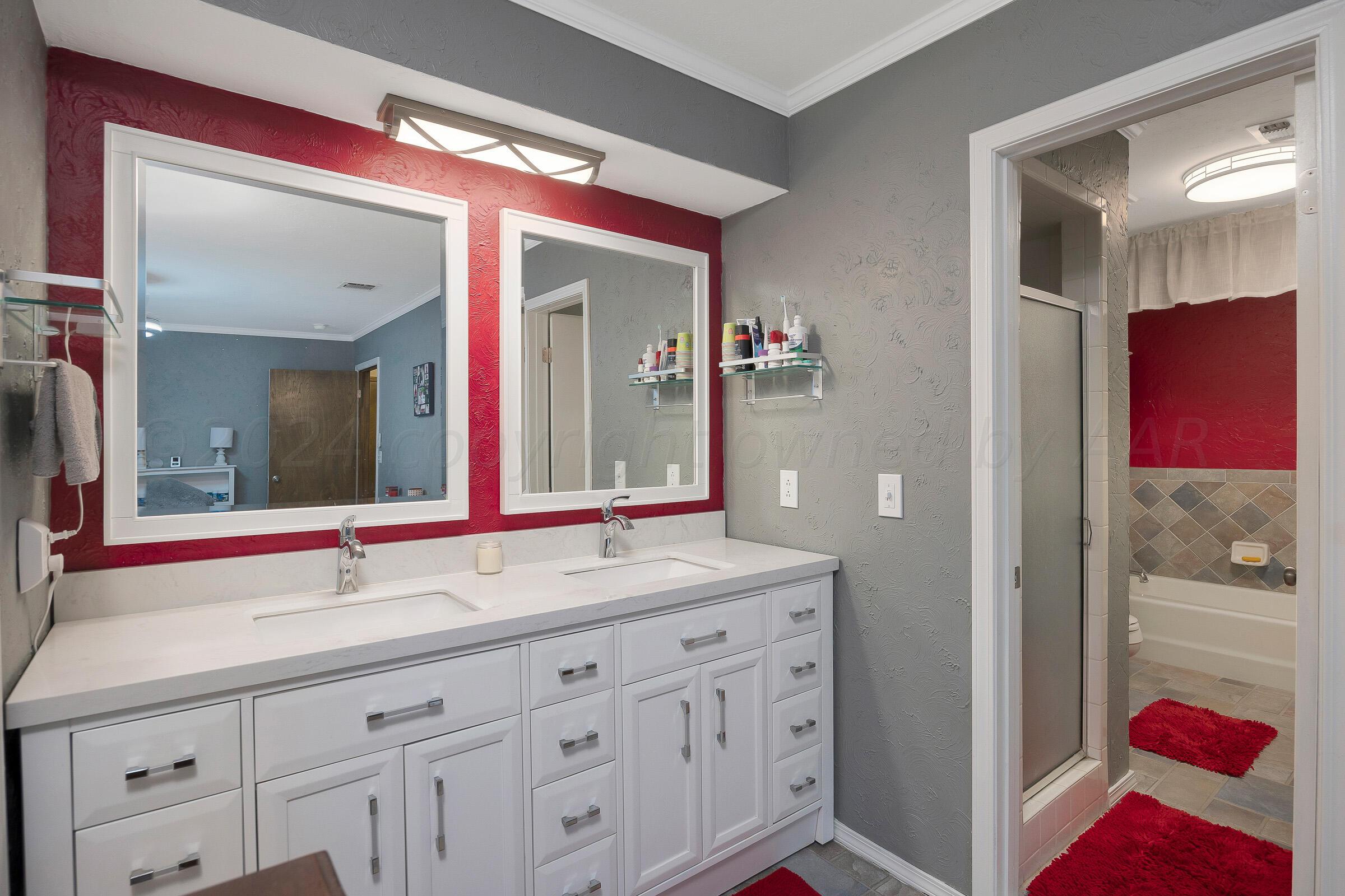 6524 Garwood Road Amarillo, TX 79109 - Photo 15 of 24 Master Bath