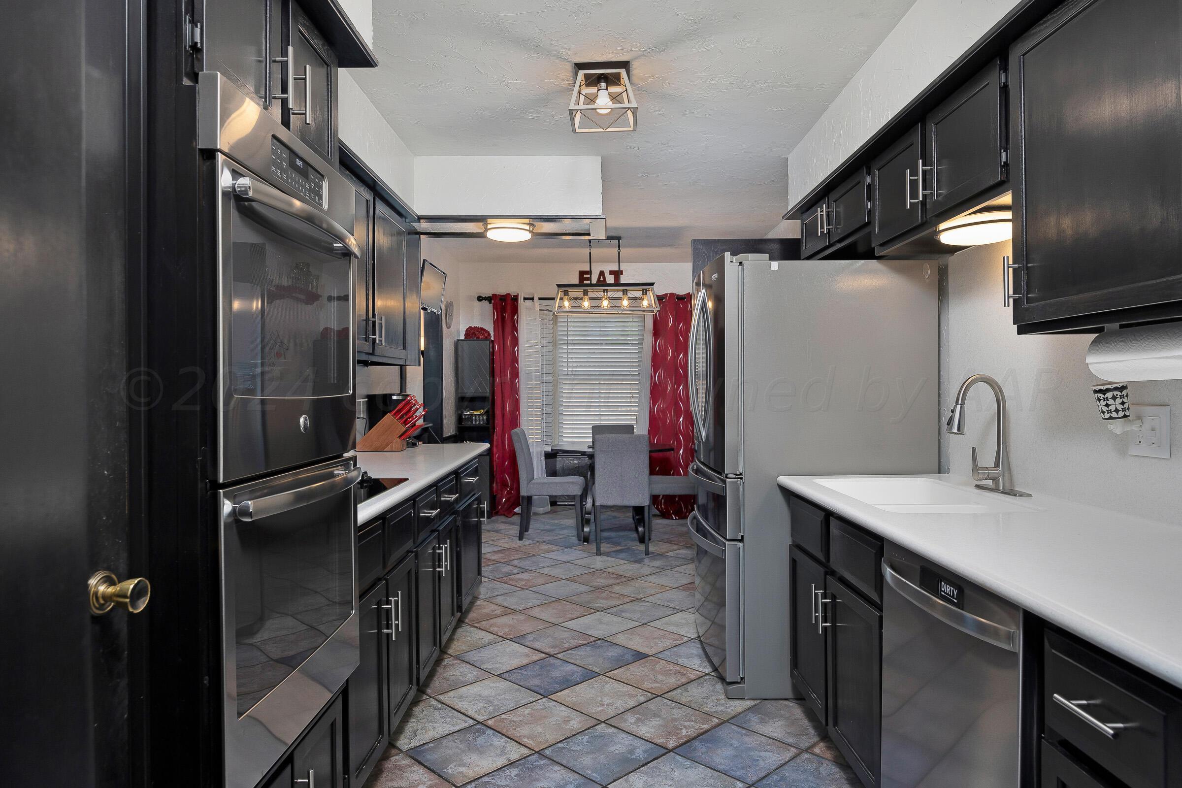 6524 Garwood Road Amarillo, TX 79109 - Photo 7 of 24 Kitchen