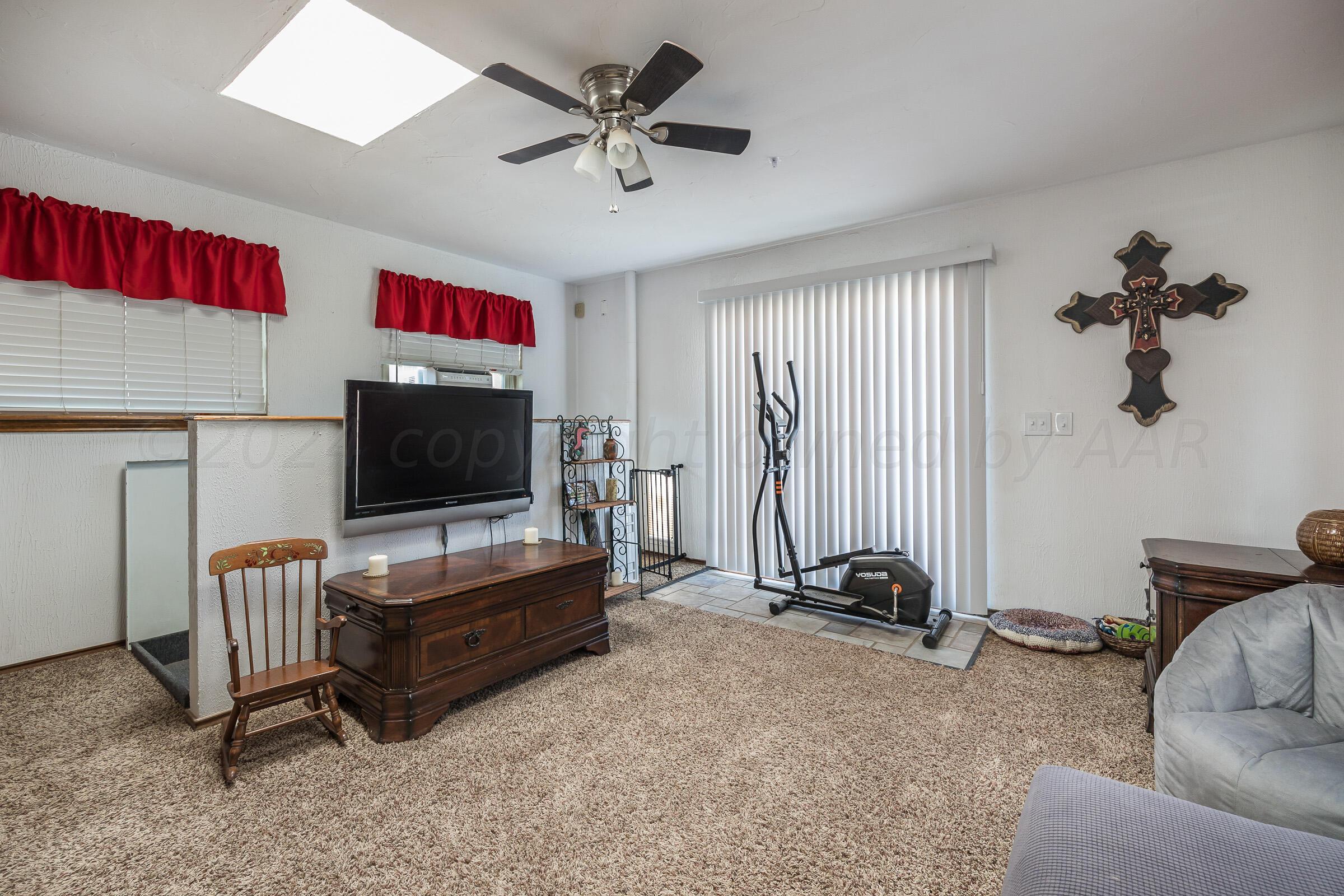 6524 Garwood Road Amarillo, TX 79109 - Photo 10 of 24 Den