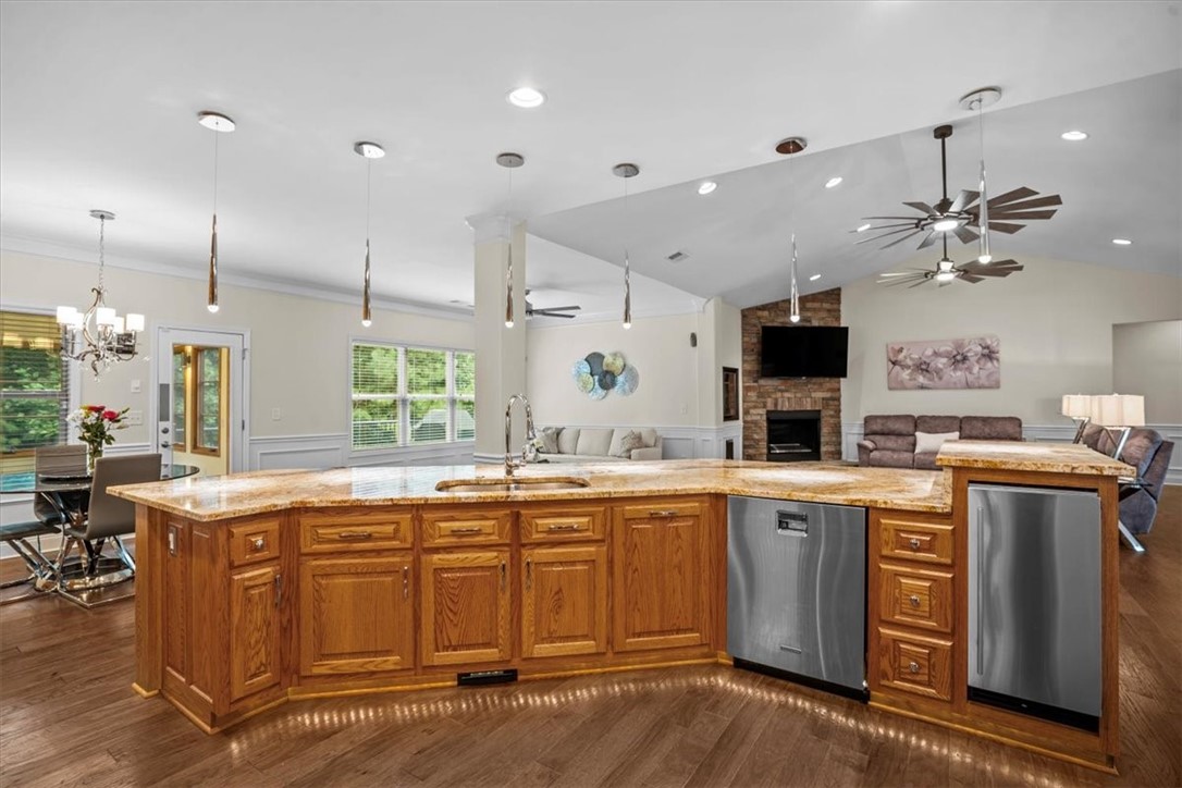 209 Quail Hunt Road Simpsonville, SC 29680 - Photo 8 of 35 Gallery Image 8