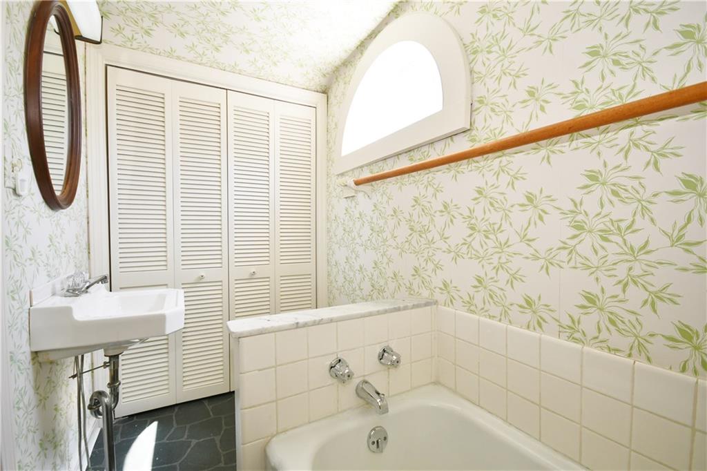 405 East Waldheim Road Pittsburgh, PA 15215 - Photo 16 of 25 Full bathroom with extra large linen closets.