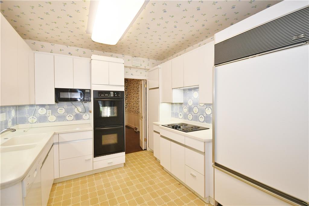 405 East Waldheim Road Pittsburgh, PA 15215 - Photo 8 of 25 Microwave, Bosch dishwasher and double oven.
