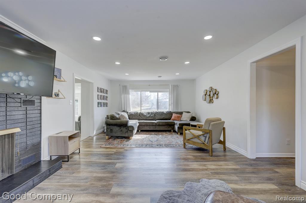 4896 Chicago Road Warren, MI 48092 - Photo 11 of 80 Gallery Image 11