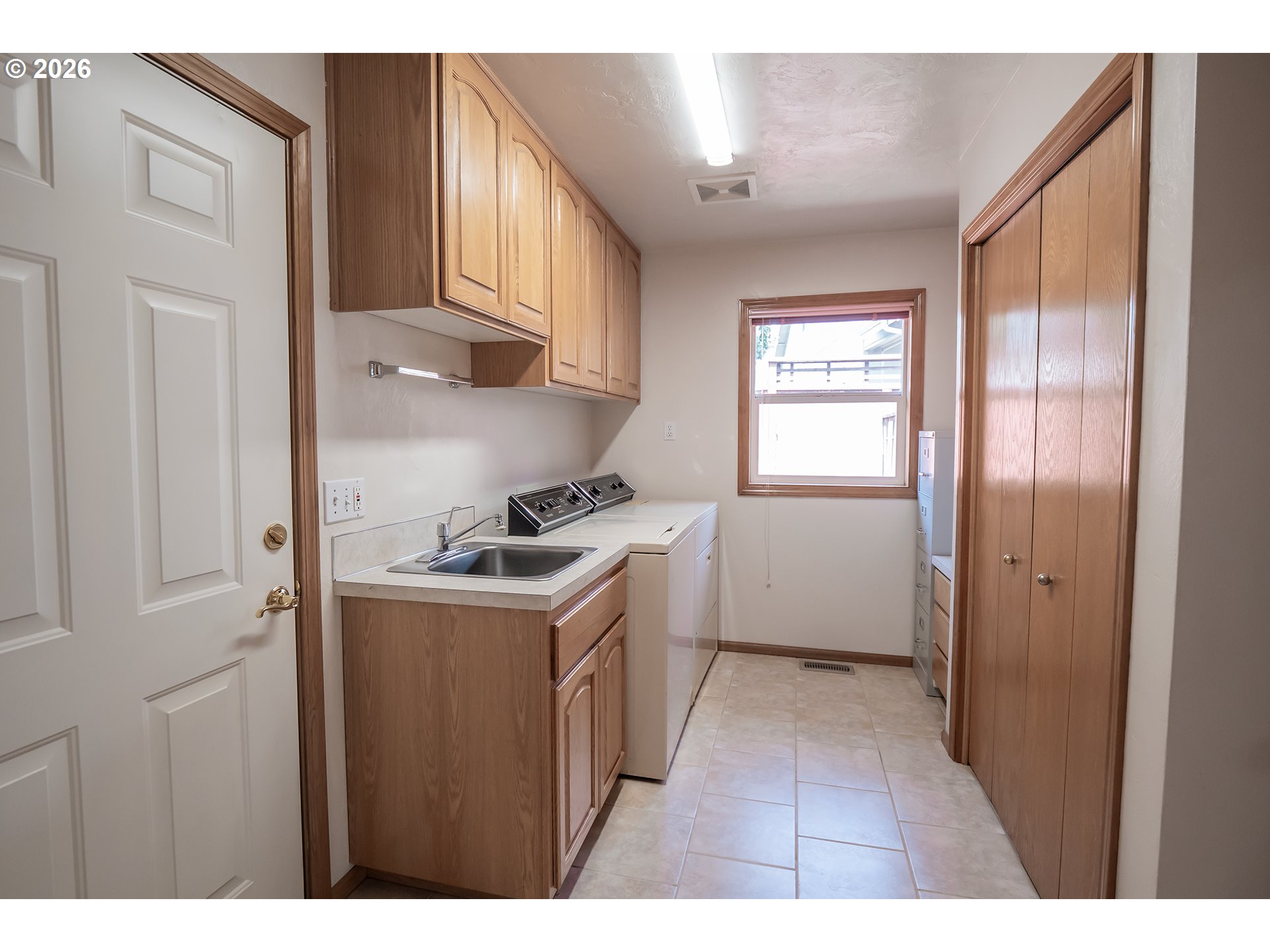 4347 Wendover Street Eugene, OR 97404 - Photo 34 of 48