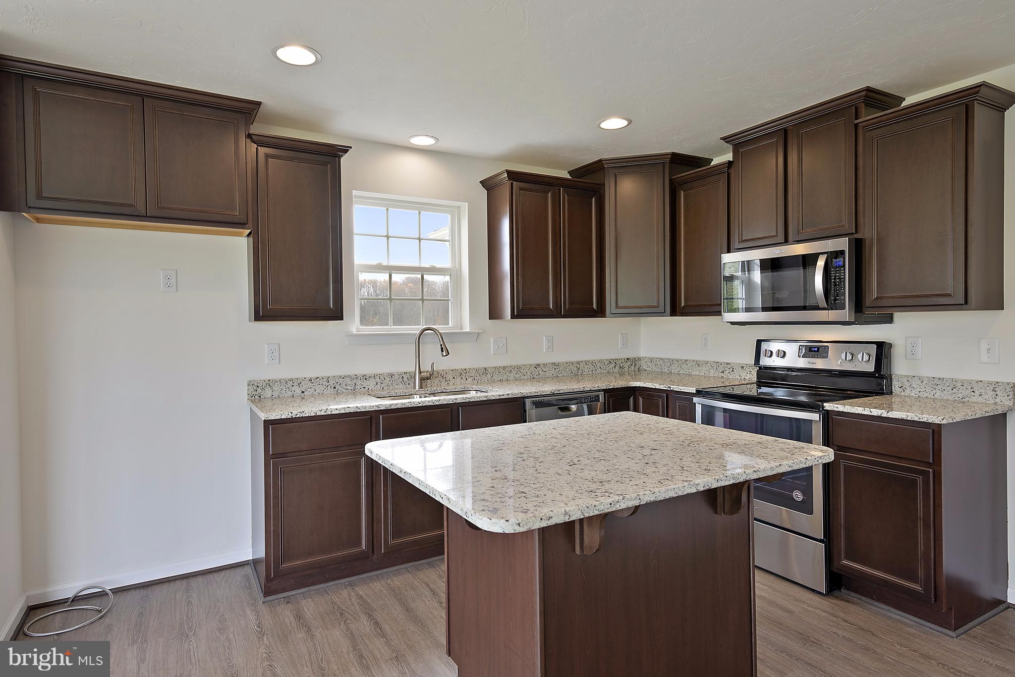 885 Ripple Drive, Unit 66 Hanover, PA 17331 - Photo 14 of 28 Kitchen