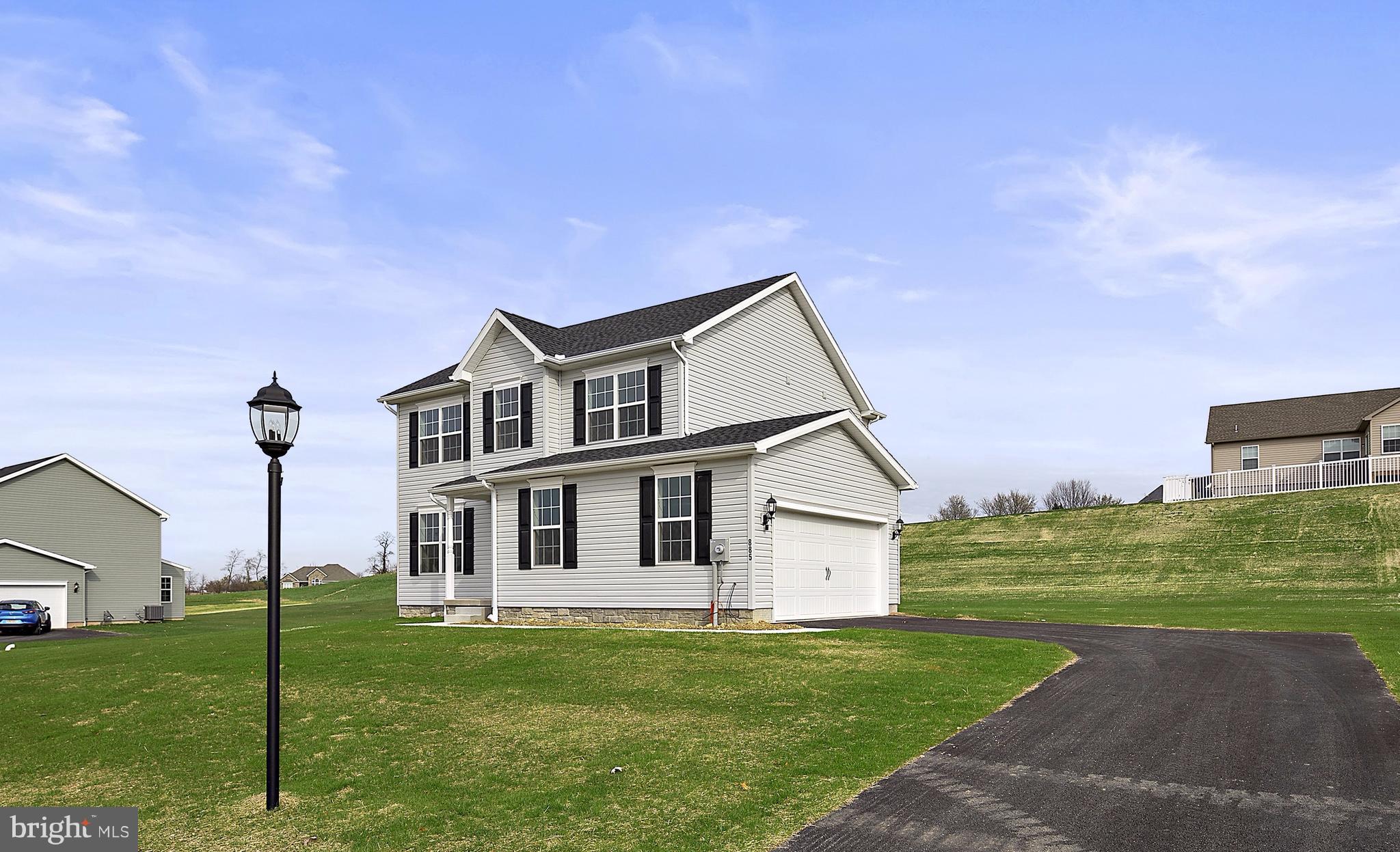 885 Ripple Drive, Unit 66 Hanover, PA 17331 - Photo 4 of 28 Side Load Garage