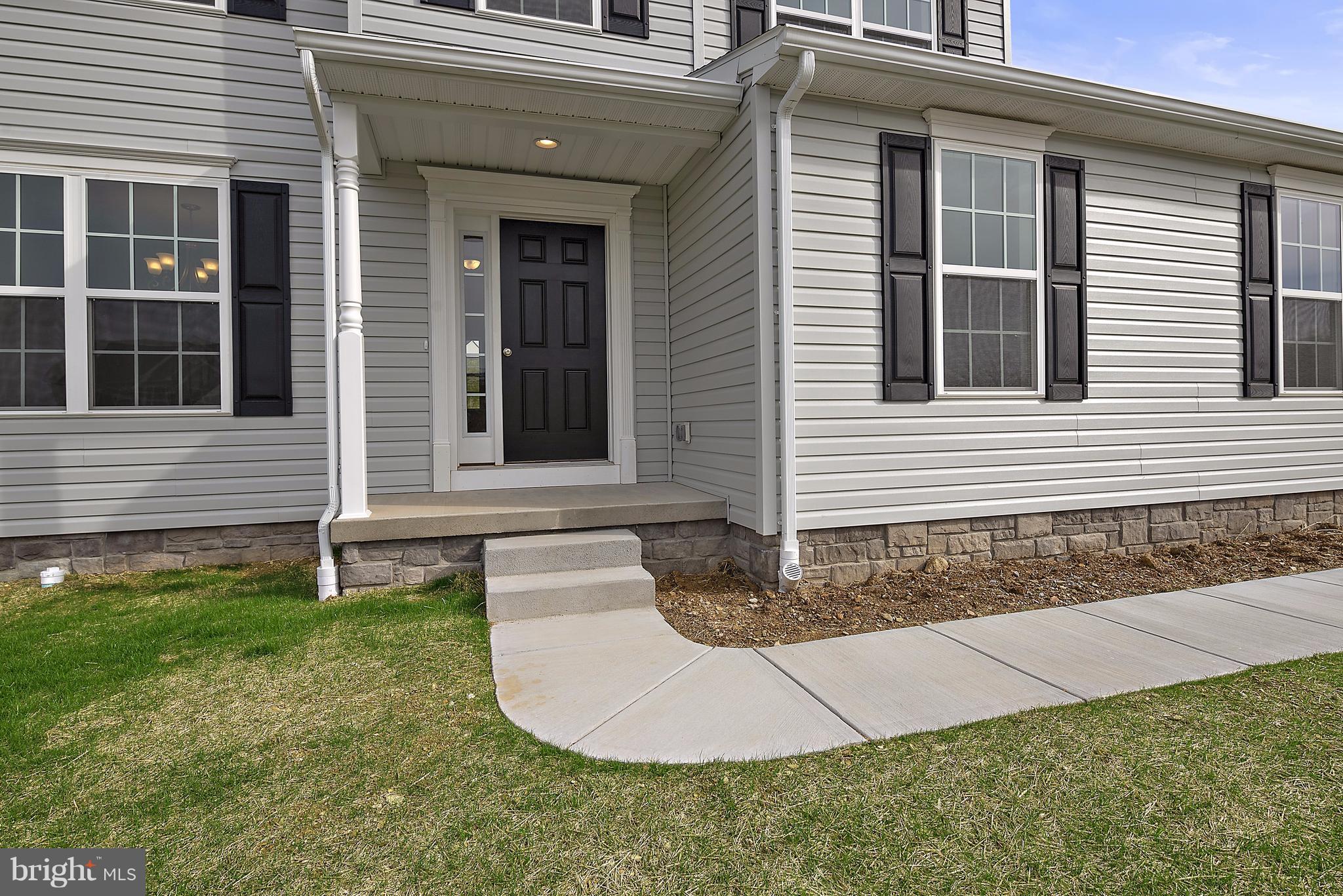 885 Ripple Drive, Unit 66 Hanover, PA 17331 - Photo 5 of 28 Porch