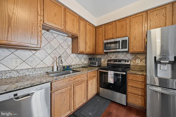 $585,000 | 15113 Gaffney Circle, Gainesville, VA 20155