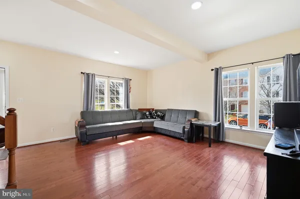 $585,000 | 15113 Gaffney Circle, Gainesville, VA 20155